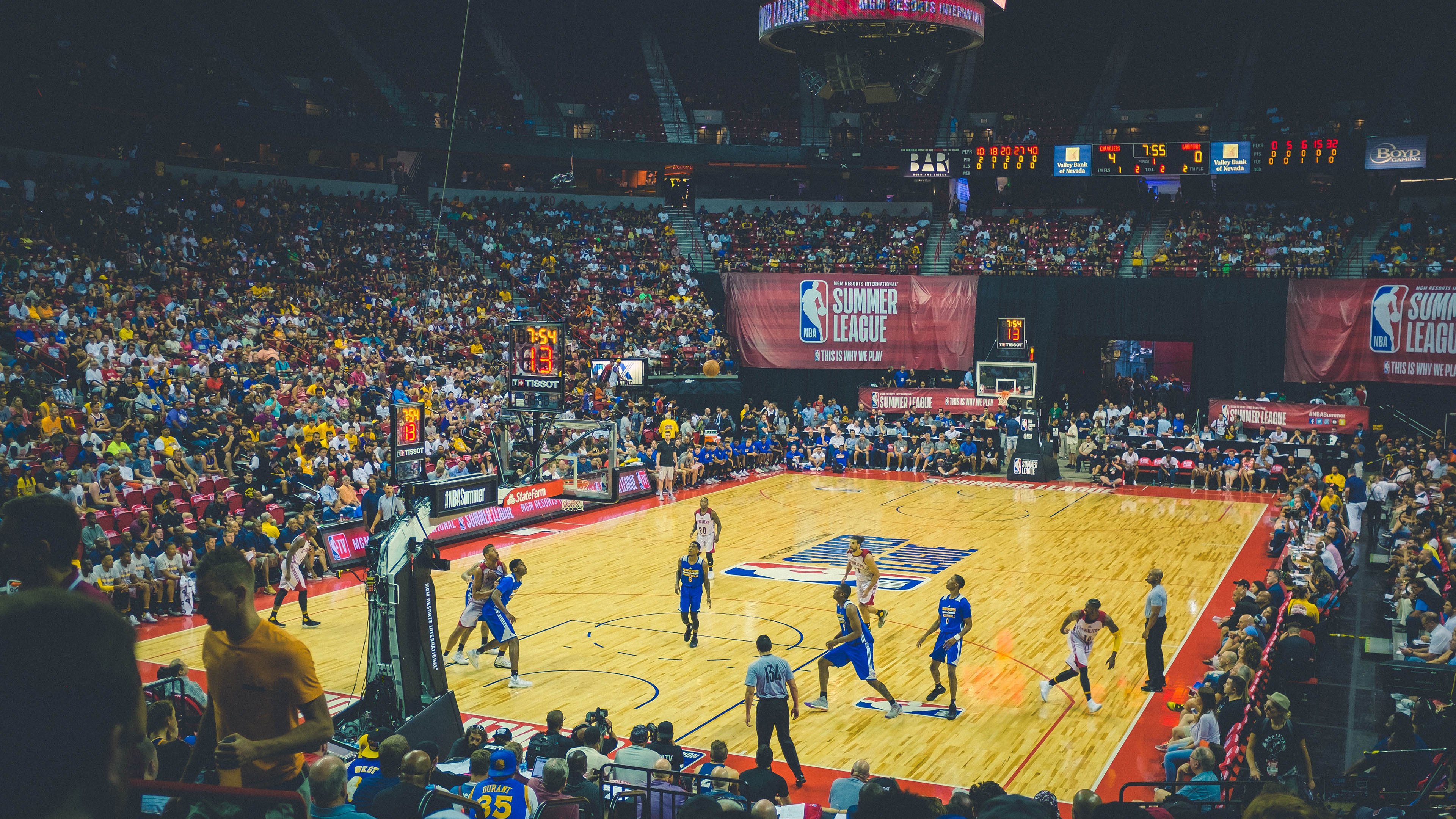 篮球运动员技能多样化训练体系完善，篮球运动员的体能训练涵盖